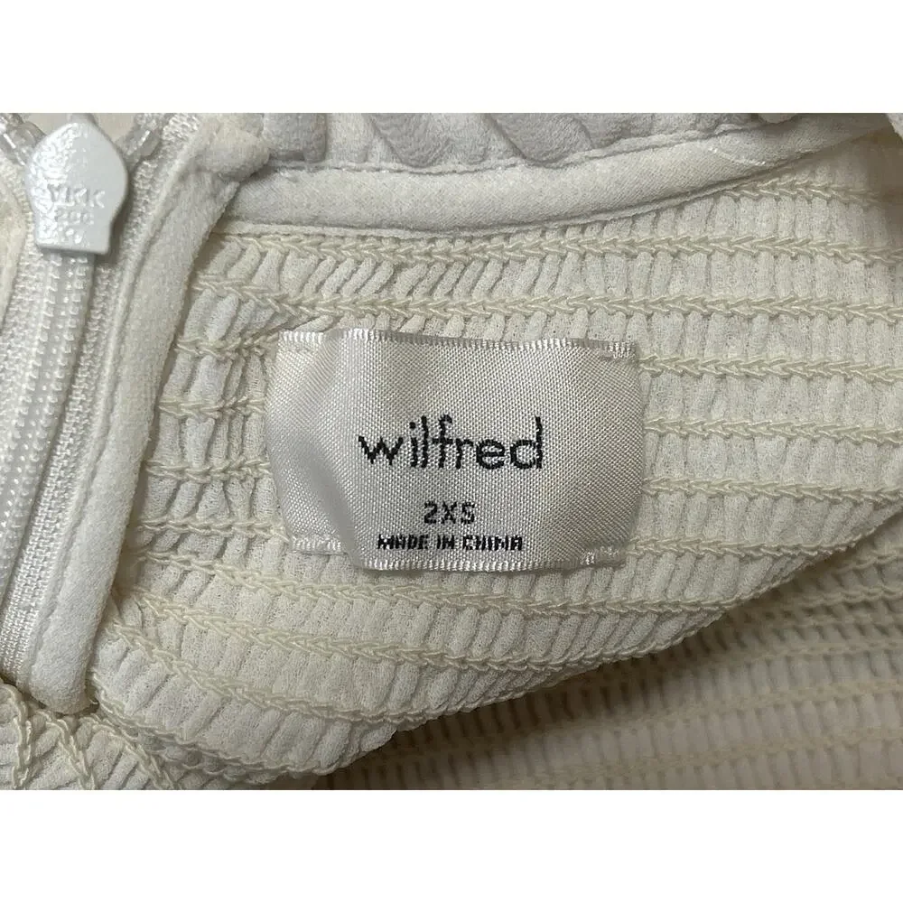 Aritzia lying 30” chest